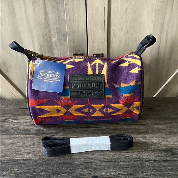 Pendleton Handbags - Pendleton Chevron Travel Echo Peaks Purple Crossbody Zipper Bag